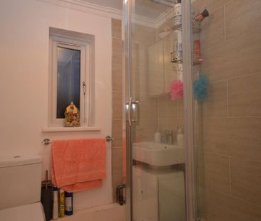 2 bedroom end of terrace house to rent - Photo 5