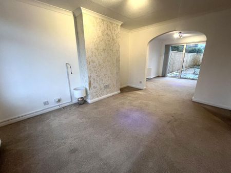 3 bedroom semi-detached house to rent - Photo 5