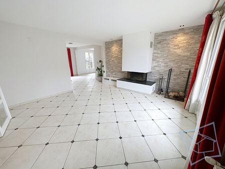 MAISON VOISINS LE BRETONNEUX - 8 pièce(s) - 182.56 m2 - Photo 3