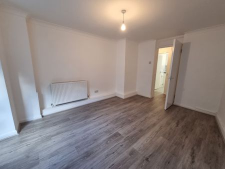 1 Bed Flat, Lazlo House, SE5 - Photo 2