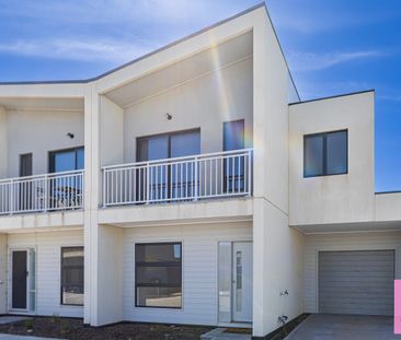 Modern Living Made Easy – Stylish, Spacious & Ready to Call Home - Photo 6