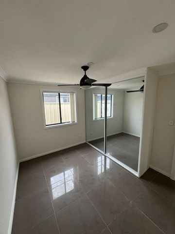 14a Dampier Crescent, Fairfield West NSW 2165 - House For Rent | Domain - Photo 2