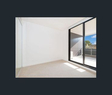 One Bedroom Plus Study Room in the Modern Leichhardt Green Complex - Photo 2