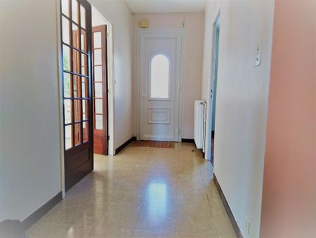 Location maison 5 pièces, 101.00m², Artenay - Photo 2