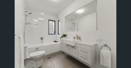 Beachbreak - Two Bedroom 2 Bathroom Apartment Suffolk Park - Photo 3