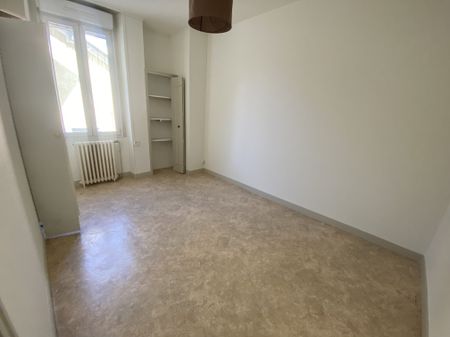 Location Maison 5 pièces 152m² ST ASTIER 24110 - Photo 5