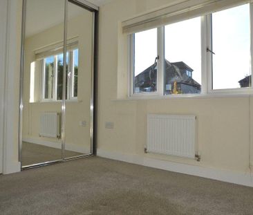 2 bedroom semi-detached house to rent - Photo 5