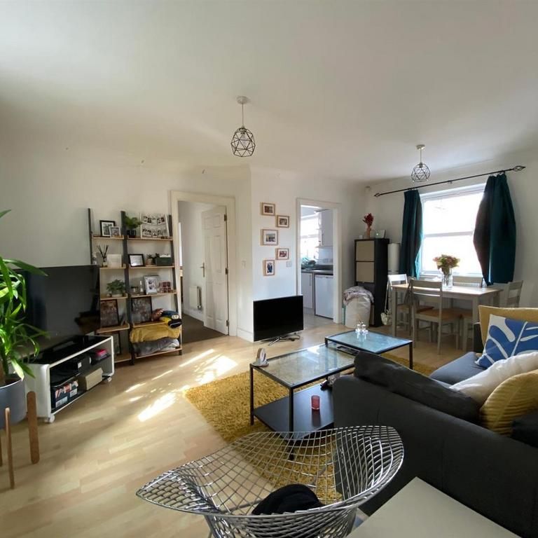 2 bedroom flat to rent - Photo 1