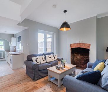 4 bedroom terraced house to rent - Photo 1