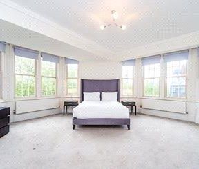 5 bedroom flat in 143 Park Road - Photo 1