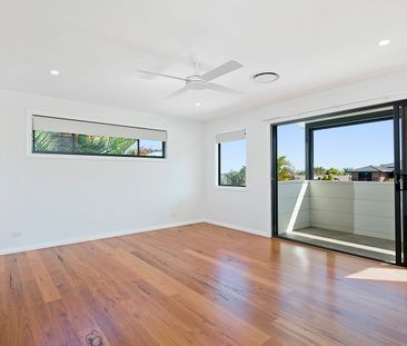 MODERN LIGHTHOUSE BEACH LIVING! - Photo 2