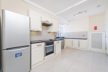 3 bedroom flat to rent - Photo 5