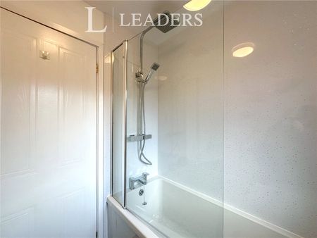 3 bedroom house to rent Hunter Close, Gosport, PO13 - Photo 5