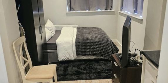 2 COZY BEDROOMS IN ALDGATE NEAR E1 - Photo 2