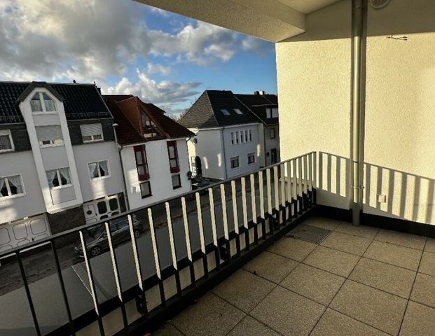 Schicke neuwertige Zwei-Zimmerwohnung mit Einbauküche und Balkon in Bonn-Ippendorf! - Foto 1