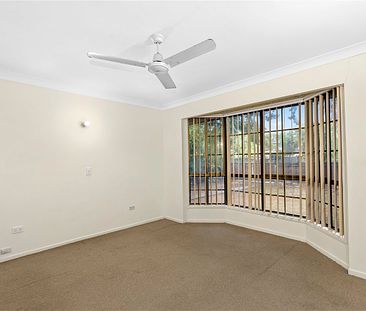 3 BEDROOM FAMILY HOME - FRESHLY PAINTED & NEW CARPETS! - Photo 3