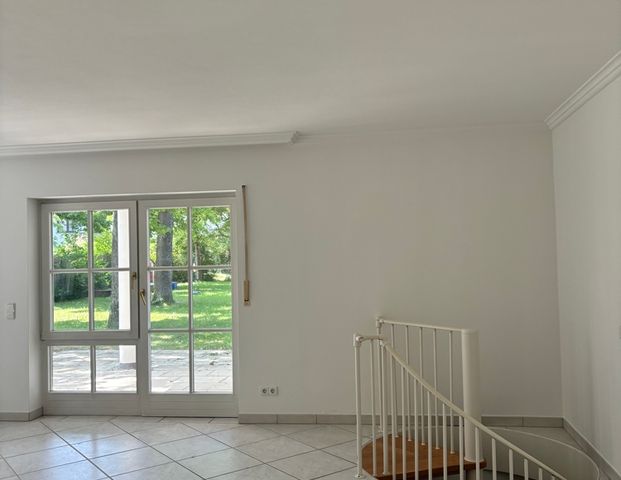 Erdgeschosswohnung in 81827 München zur Miete - Foto 1