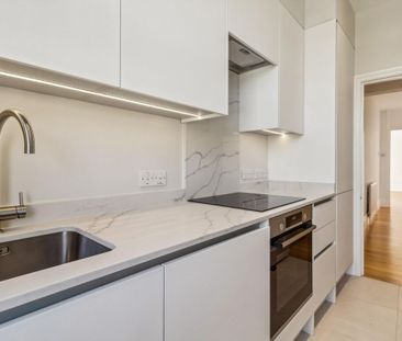 A bright and beautifully presented apartment to rent in the heart of Chelsea, SW3. - Photo 3
