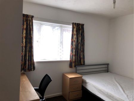 4 bedroom terraced house to rent - Photo 2