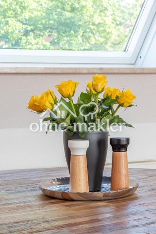 Wunderschöne kompl. neuwertig möblierte Wohnung mit Balkon - Photo 3