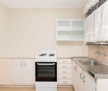 Charming Unit in Boutique Complex – Prime Coorparoo Location - Photo 2