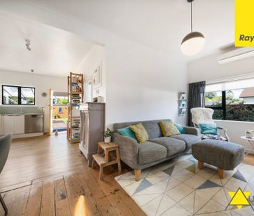 Versatile Living in the Heart of Onehunga - Photo 4
