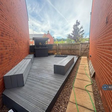 1 bedroom in a house share to rent - Photo 4