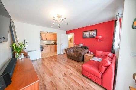 2 bedroom apartment to rent - Photo 2