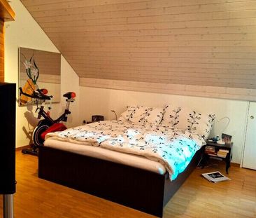 APPARTEMENT 21/2 PIÈCES MANSARDÉ À EBMATINGEN (ZH), MEUBLÉ, TEMPORAIRE - Photo 2