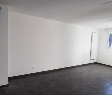 Location Appartement 2 pièces 47m² THONON LES BAINS 74200 - Photo 2