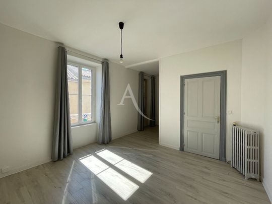 Location Appartement 1 pièce 22m² FONTENAY LE COMTE 85200 - Photo 1