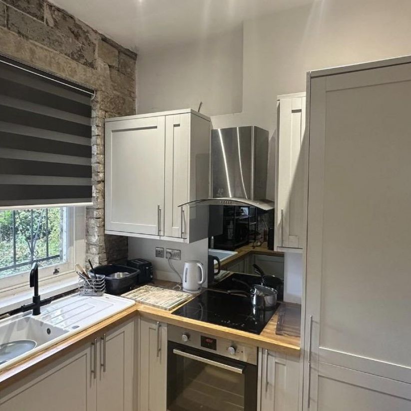 1 bedroom Flat To Let - Photo 1