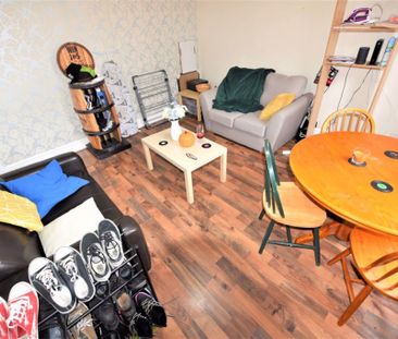 3 bedroom House in Thornville Grove, Leeds - Photo 5