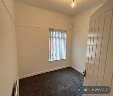 3 bedroom end of terrace house to rent - Photo 2