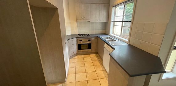 1 Fairbridge Crescent, Ainslie ACT 2602 - House For Rent | Domain - Photo 2