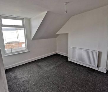 3 bedroom terraced house to rent - Photo 6