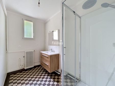 Location Appartement 4 pièces 90m² ST LO 50000 - Photo 4