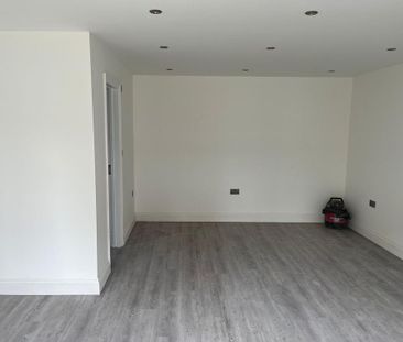 5 bedroom semi-detached house to rent - Photo 5