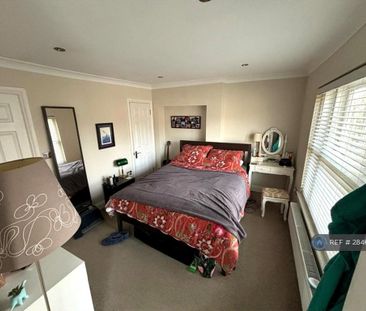 1 bedroom penthouse to rent - Photo 4