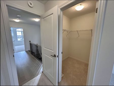 For Lease - 8 Bridgeland Drive, Whitby, Ontario - Photo 5