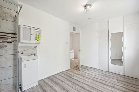 Batten Street, London, SW11 - Photo 3