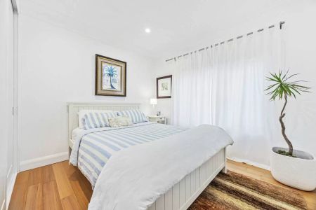 Relaxed Hamptons-Inspired Coastal Escape with Water Views - Available Furnished or Unfurnished - Photo 5