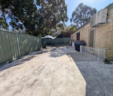 Fully Furnished Home, a short walk to Lake MacQuarie & Cams Wharf T... - Photo 1