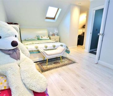 Lavender Road, Woking, Surrey, GU22 - Photo 2