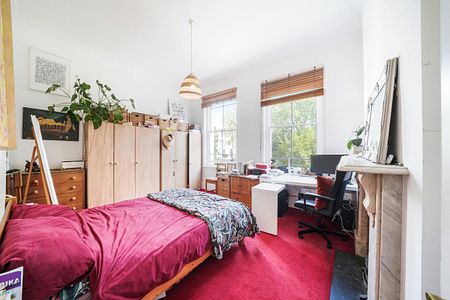 1 bedroom flat in Kentish Town - Photo 3