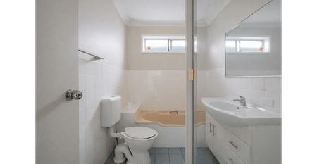 Spacious 3 Bedroom Home with Rumpus - Minutes to M7 - Photo 3