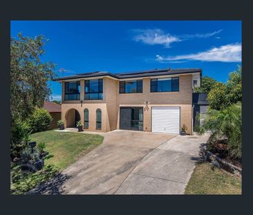 Large Family Oasis with Dual Living Opportunities - Kevin 0451991216 - Photo 4