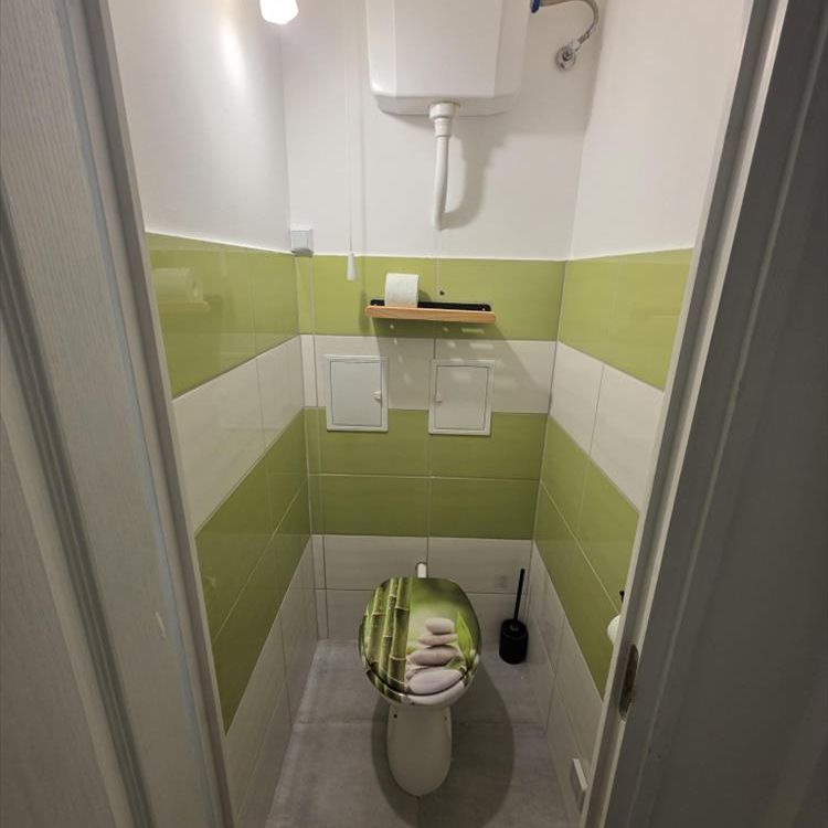 Kiadó újszerű állapotú panel lakás - Pécs - Fotó 1