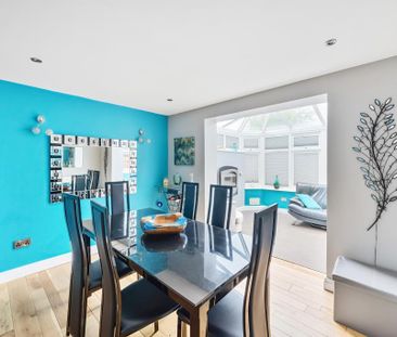 5 bedroom detached house to rent - Photo 3