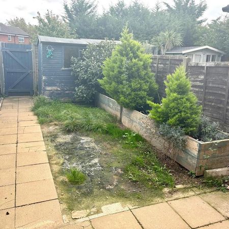 2 bedroom terraced house to rent - Photo 4